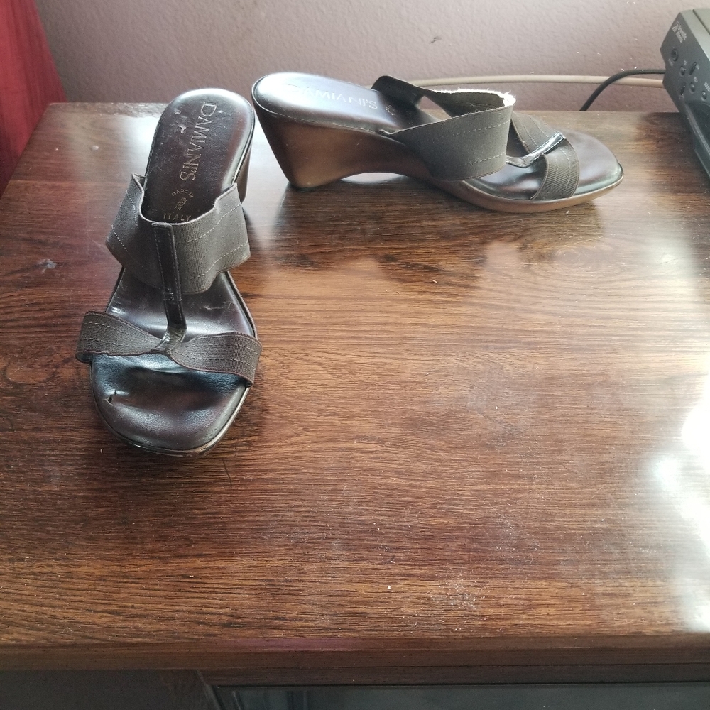 Shoe